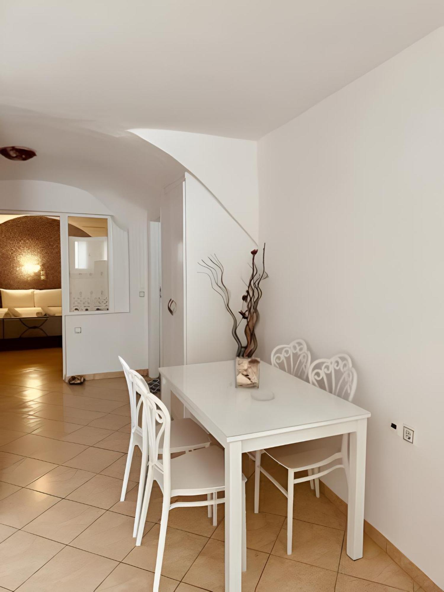 Vinas Place City Center Fira  Exterior foto
