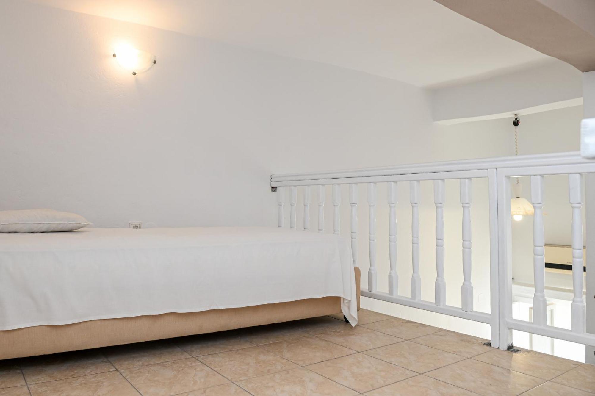 Vinas Place City Center Fira  Exterior foto